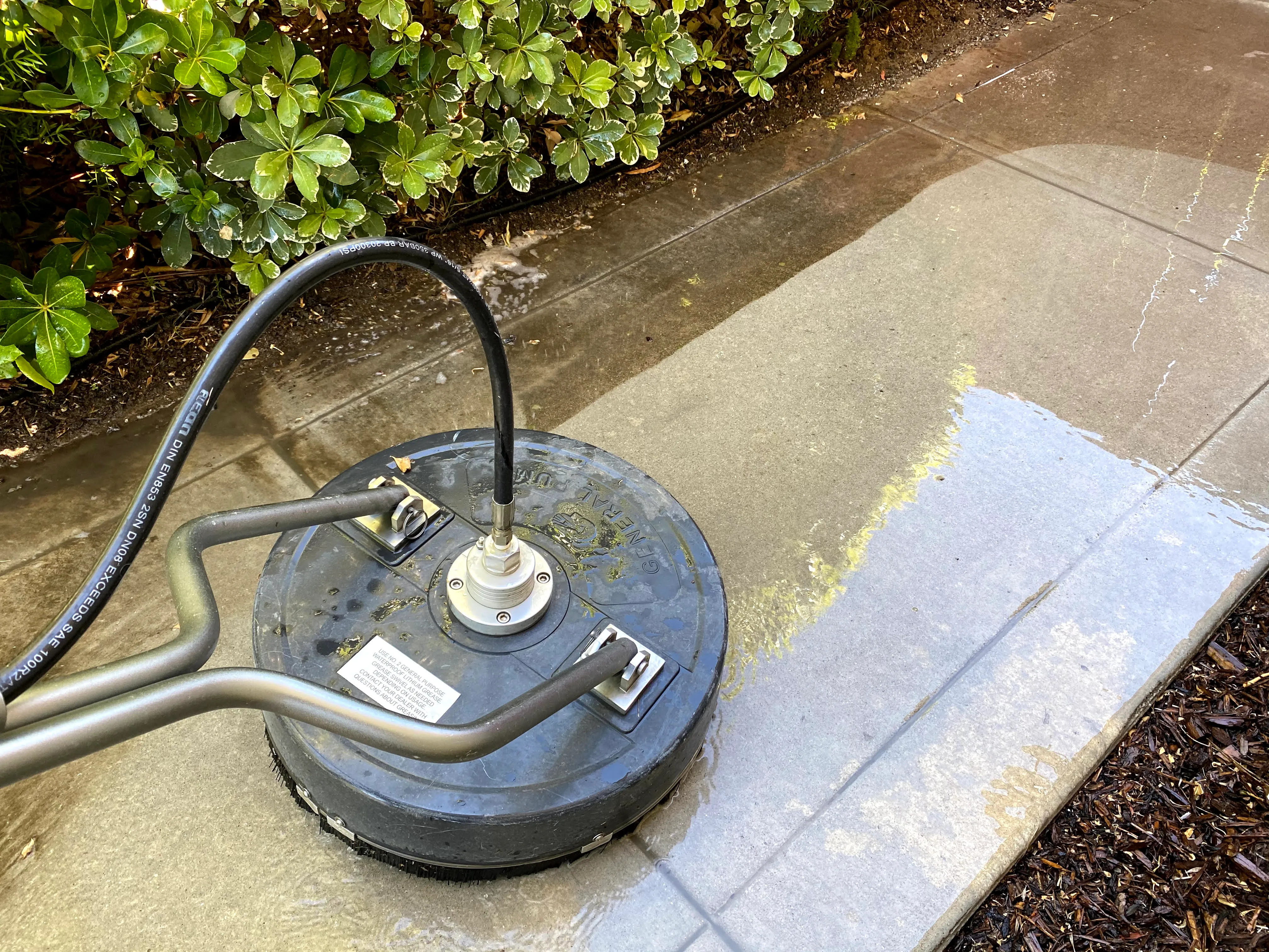 Pressure washing professionals serving Murrieta and Temecula